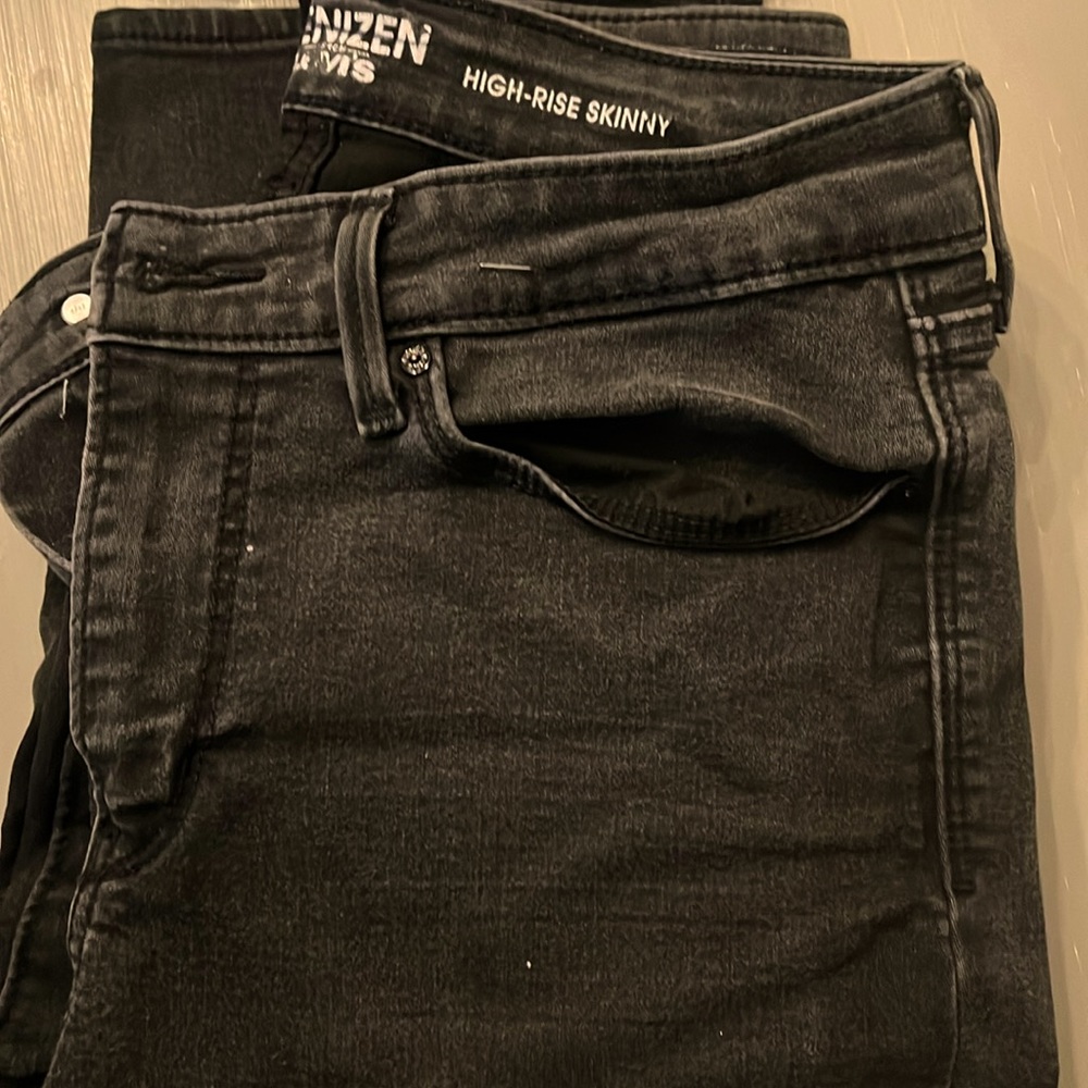 Black high rise skinny